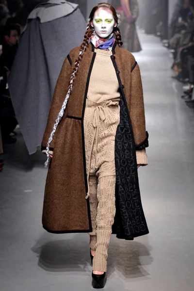 Look 25
